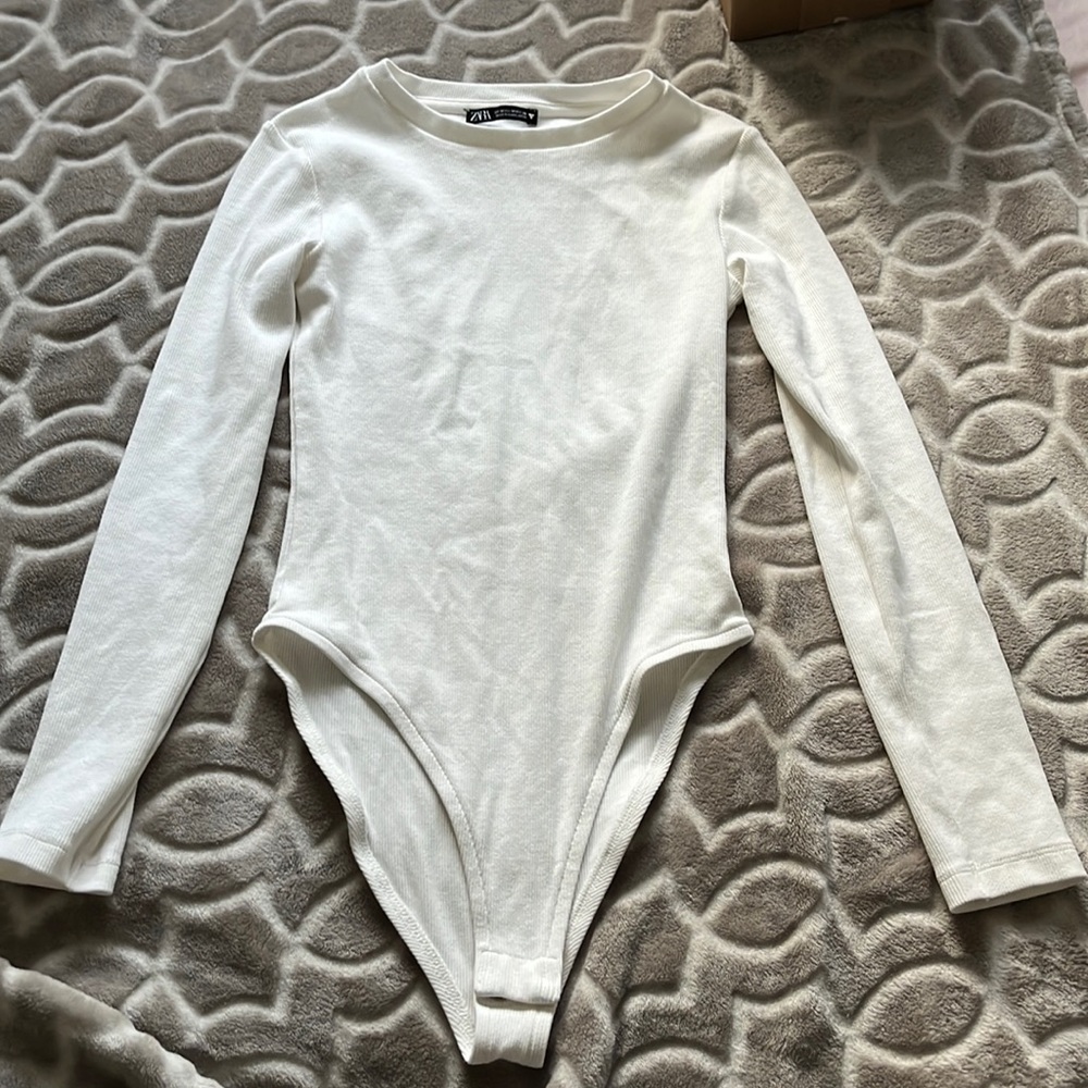 Zara Long Sleeve Onesie Bodysuit Size M